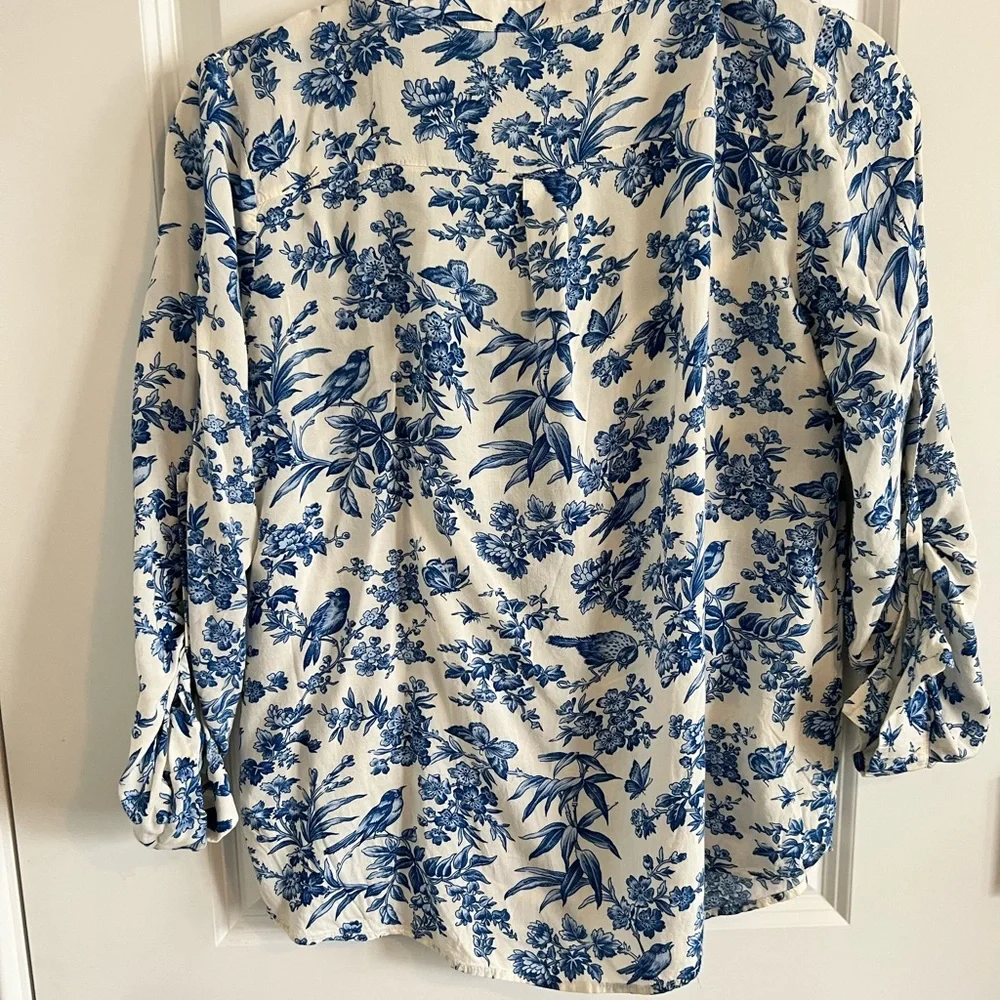 Oasis Floral Bird Print blue and white shirt - Picture 4 of 6